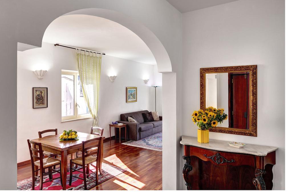 Caruso 1 By Villasandco Rentalsorrento Room photo